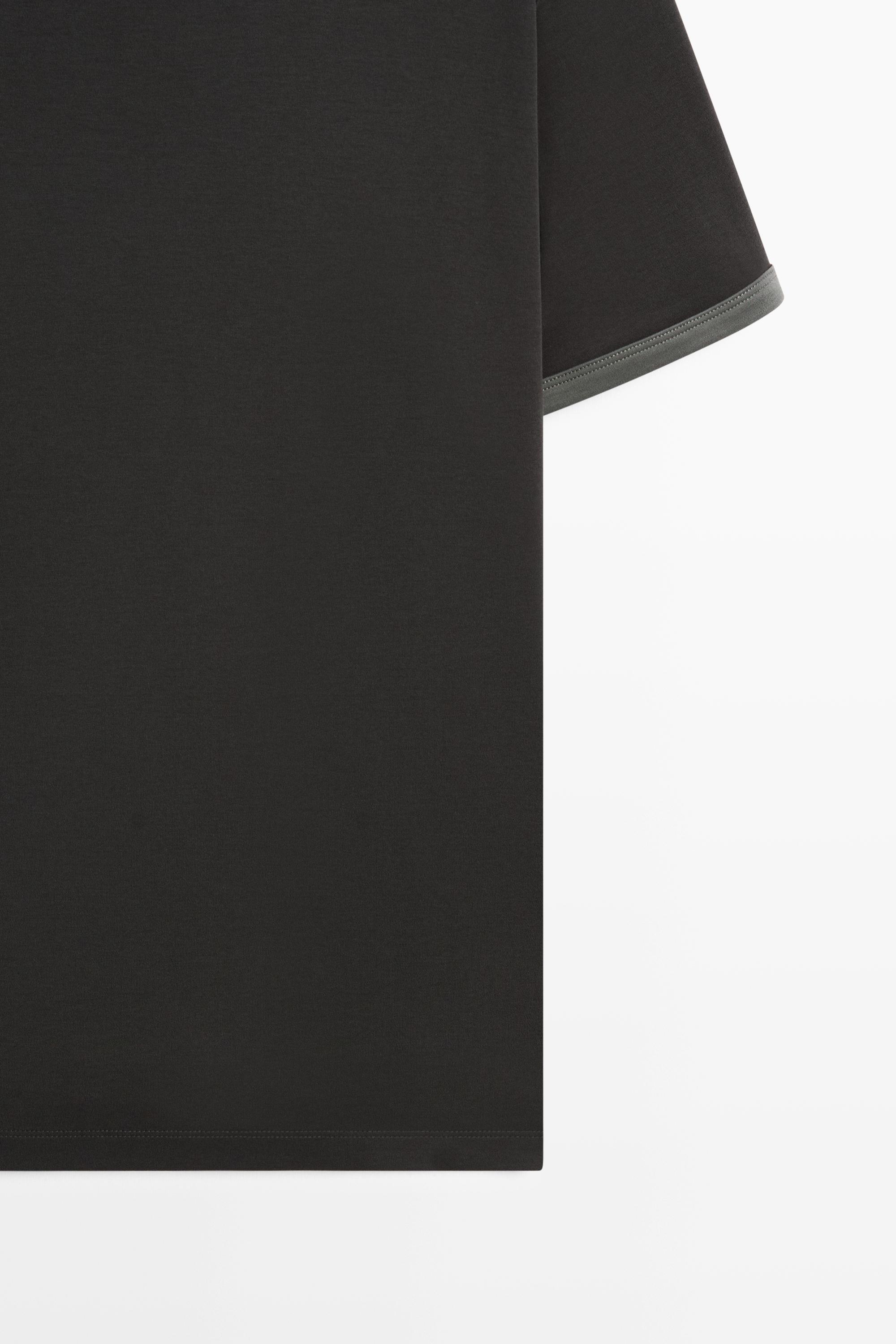 100% cotton contrast neck T-shirt
